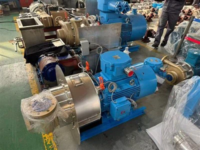 ¿Qué materiales se utilizan para fabricar bombas centrífugas de alto caudal?